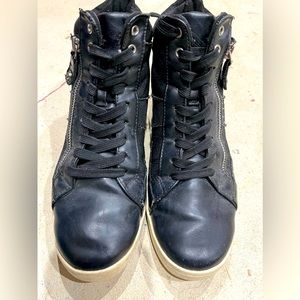 Women Black Hightop Guess Sparkle Sneakers size 8